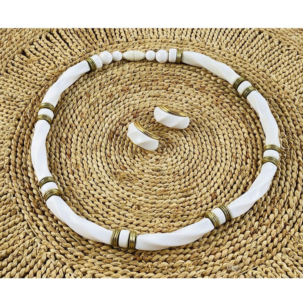 Vintage 80's Twisted Plastic Bead Necklace & Earrings Gold tone White AVON set